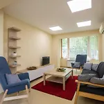 Bright 1Bdr Apartment In Top Center